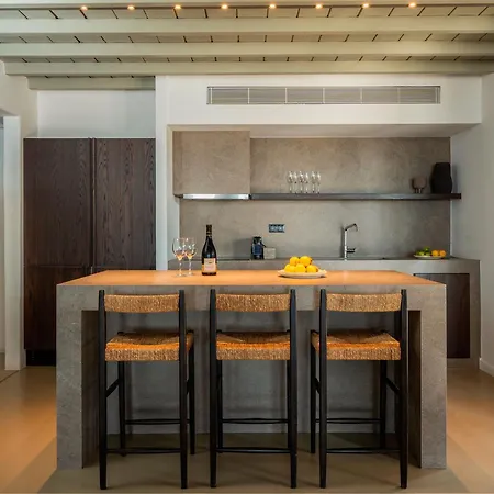 Отель Mykonos Rocks & *