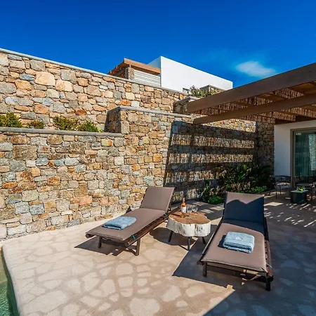 Mykonos Rocks & * Plintri