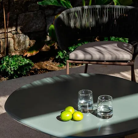 Отель Mykonos Rocks & Plintri