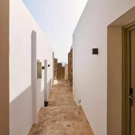 Mykonos Rocks & Ξενοδοχείο Plintri