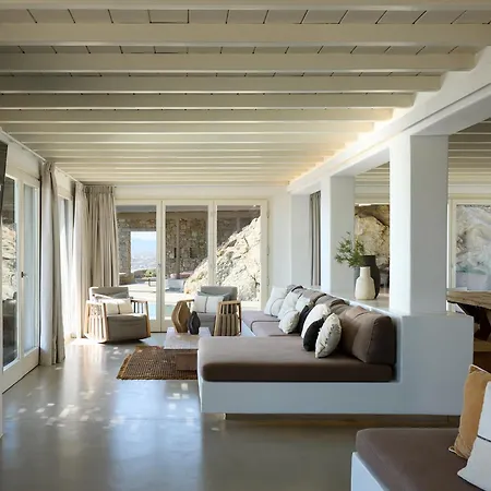 Hotel Mykonos Rocks & Plintri
