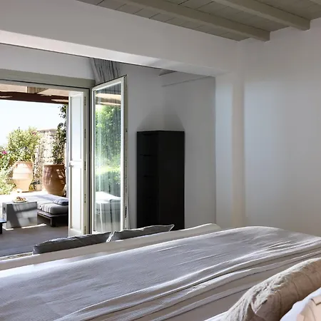 Mykonos Rocks & Hotel *