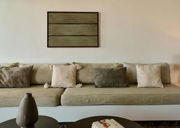 Hotel Mykonos Rocks & Plintri