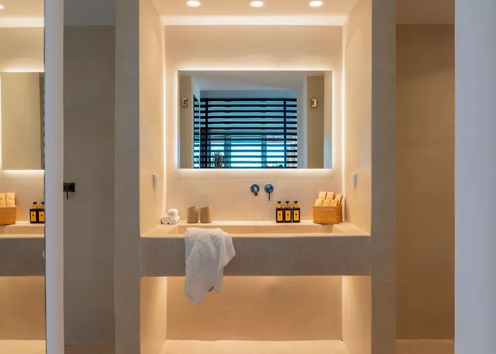 Hotel Mykonos Rocks & Plintri