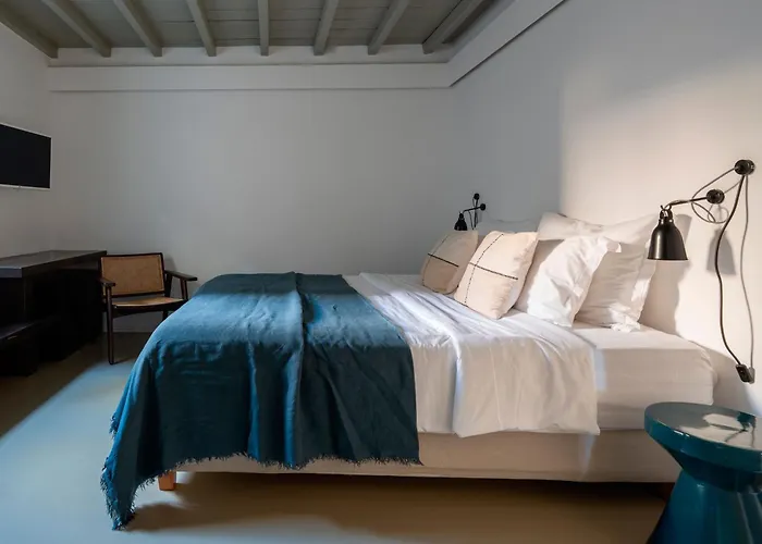 Hotel Mykonos Rocks & Plintri