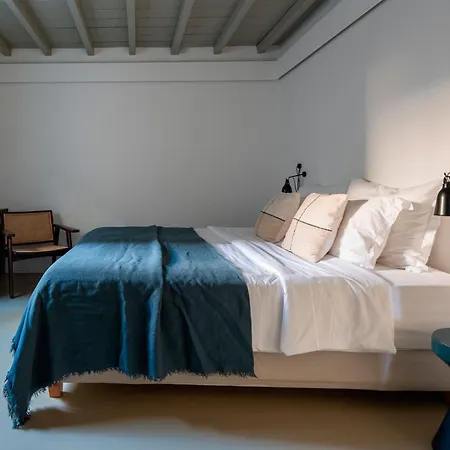 Отель Mykonos Rocks & Plintri